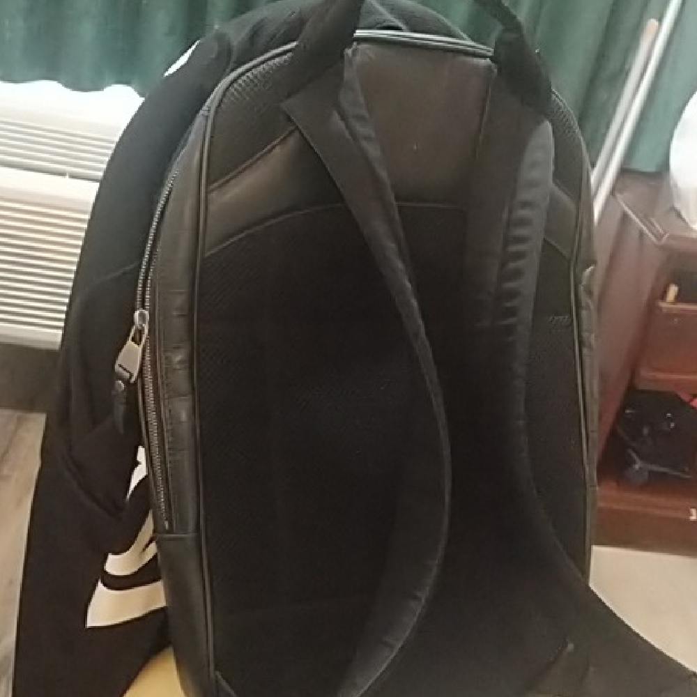 Louis Vuitton Black Men's Backpack - Picture 5 of 7